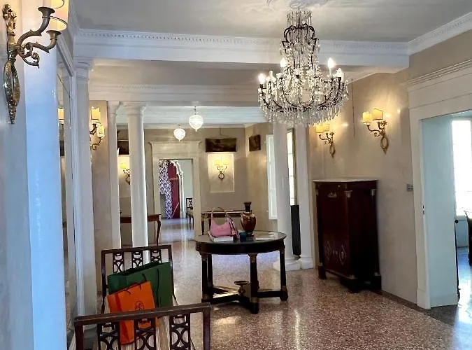 Castiglione 27 Luxury Couette-café Bologne