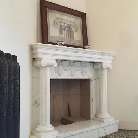 Castiglione 27 Luxury Panzió 4*