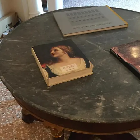 Castiglione 27 Luxury Panzió 4*